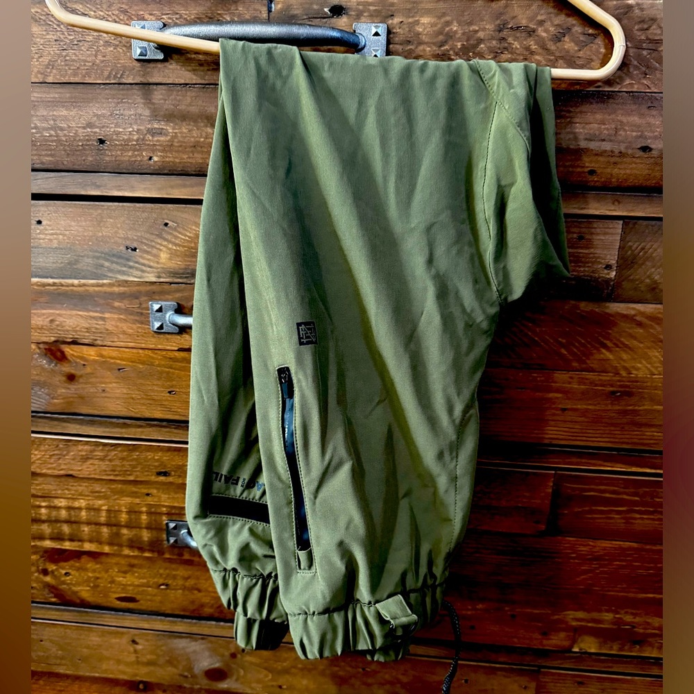 Flag nor fail joggers